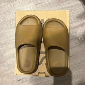 Yeezy Slide